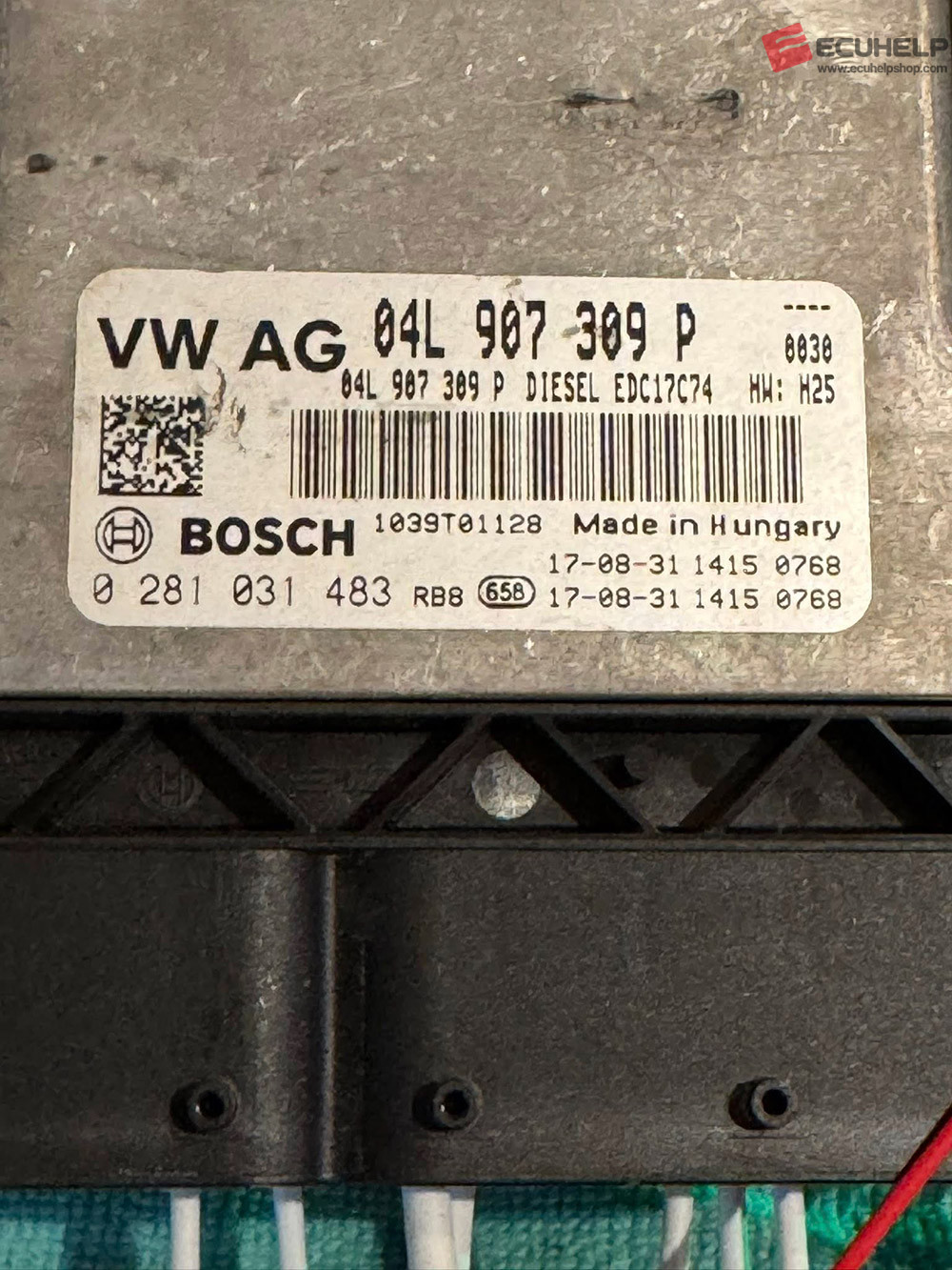 KT200II R/W VW Tiguan 2019 EDC17C74 on Bench-02
